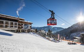 Hotel VAYA Zell am See Exterior photo