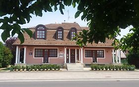 Bed and Breakfast Szilvia Gästehaus Bük Exterior photo