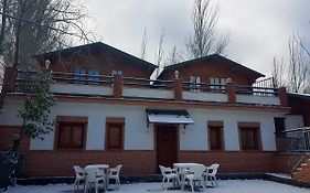 Hotel Camping Ruta del Purche Monachil Exterior photo