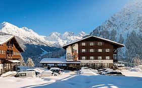 Hotel Alte Krone Mittelberg Exterior photo