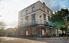 Hostel Publove @ The Great Eastern, Docklands Greenwich Exterior photo