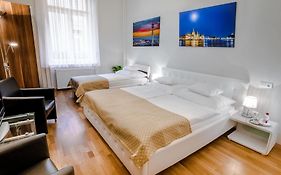 Bed and Breakfast Anabelle Bed And Budapest Exterior photo