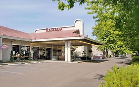 Hotel Ramada By Wyndham Portland Airport Exterior photo