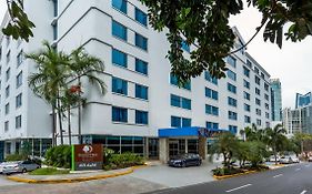 Hotel Doubletree By Hilton Panama Stadt Exterior photo