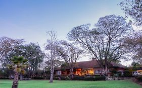 Jacaranda Lake Elementeita Lodge Gilgil Exterior photo