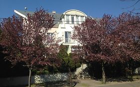 Bed and Breakfast Belle Fleur Panzio Budapest Exterior photo