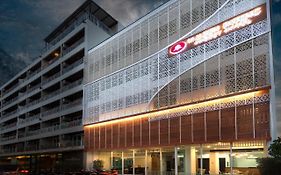 7Q Bangla Hotel - SHA Certified Phuket Exterior photo