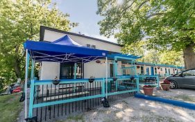 Beachfront at Beach1 Motel Wasaga Beach Exterior photo