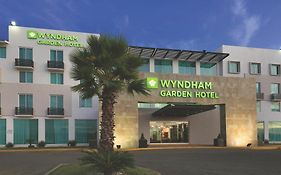 Hotel Wyndham Garden Silao Bajío Aeropuerto Exterior photo