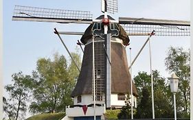 Hotel De Heijense Molen Retro Camping Exterior photo