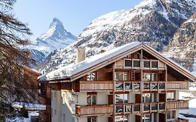 Hotel Holiday Zermatt Exterior photo