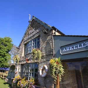 Hotel The Riverside Lechlade Exterior photo