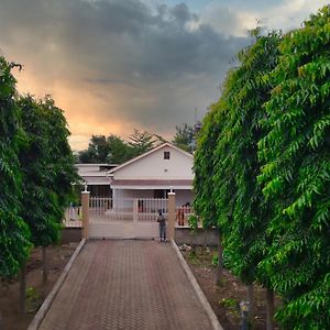 Gasthaus Kilimanjaro Country House Moshi Exterior photo