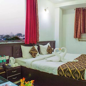 Hotel Taj Galaxy Agra  Exterior photo