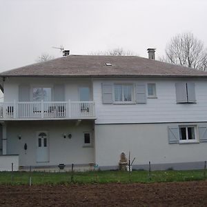 Bed and Breakfast Chambre D'Hotes Les Menhirs Moulin-Mage Exterior photo