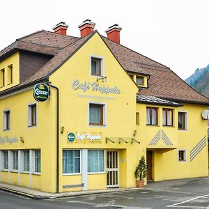 Bed and Breakfast Cafe Hoppala Sankt Peter-Freienstein Exterior photo