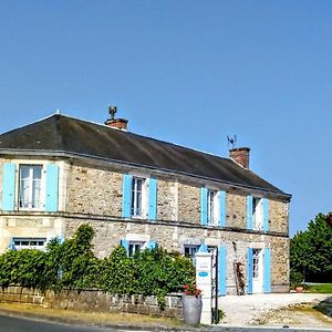 Bed and Breakfast La Maison De Thiré Exterior photo