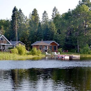 Villa Les 4 Chalets - Le 605 Lac-Saint-Paul Exterior photo