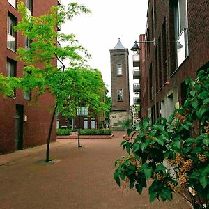 Ferienwohnung Goudse Watertoren, 'T Kleinste Woontorentje Van Nederland Gouda Exterior photo