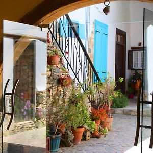 Bed and Breakfast Aperanti Agrotourism Pera Orinis Exterior photo