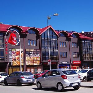 Hotel Oxigen Petroşani Exterior photo