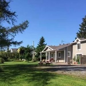 Bed and Breakfast Gite Duchenier Saint-Narcisse-de-Rimouski Exterior photo