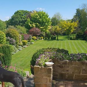 Large 2 Ensuite Bedroom Flat With Lovely Views Leeds  Exterior photo