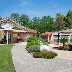 Hotel Ogle Pillebois Montrevel-en-Bresse Exterior photo