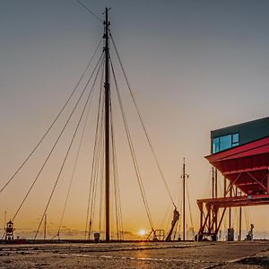 Hotel Slapen In Een Trechter Harlingen Exterior photo