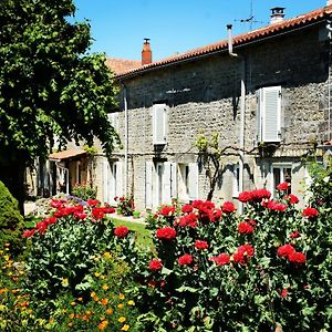 Bed and Breakfast Les Noyers Aulnay Aulnay  Exterior photo