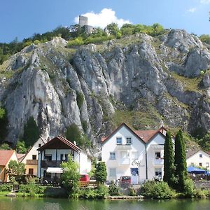 Cafe Altmühl, Ferienwohnungen Gästehaus Krimhilde direkt am Wasser Essing Exterior photo