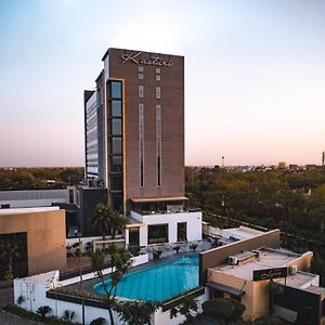 Hotel Kasturi Orchid Pāl Exterior photo