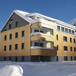 Ferienwohnung Realp-Andermatt 3,5 Locali Giardino Privato In Mezzo La Natura, Spettacolare Per Appassionati Montanbike, Pesca Ecc In Inverno Fai Sci Di Fondo Dal Giardino E Con Il Treno Davanti A Casa Si Raggiunge In 5Min Il Comprensorio Scistico Di Andermatt Exterior photo