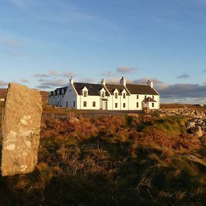 Polochar Inn Lochboisdale Exterior photo