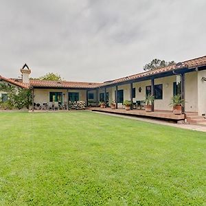 Custom Mediterranean-Style Santa Barbara Apartment Carpinteria Exterior photo