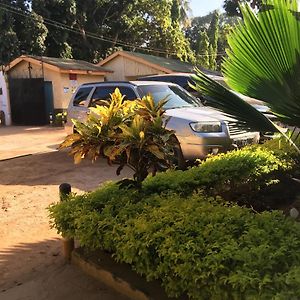 Diani Travellers Guest House Ukunda Exterior photo