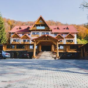 Hotel Pensiunea Cheile-Oltetului Polovragi Exterior photo