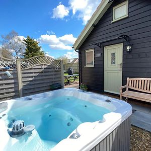 Villa Saving Grace With Private Hot Tub Bawdeswell Exterior photo