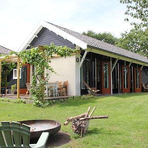 Villa Familiehuis De Betuwe Met Prive Kunstgras Tennisbaan En Sauna Erichem Exterior photo