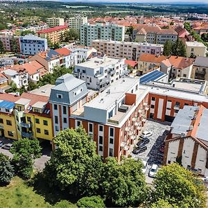 Ferienwohnung Kelleruv Mlyn - Apartman S Vlastni Garazi, Znojmo Centrum Exterior photo