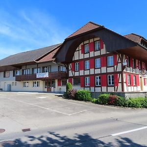 Hotel Gasthof Schwanen Radelfingen bei Aarberg Lyss Exterior photo