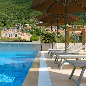 Sun Village Apartments Herceg Novi Exterior photo