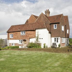 Villa Church Farmhouse, Surrey, Sleeps 10, Large Garden Crowhurst  Exterior photo