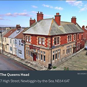 Hotel The Queens Head Newbiggin-by-the-Sea Exterior photo