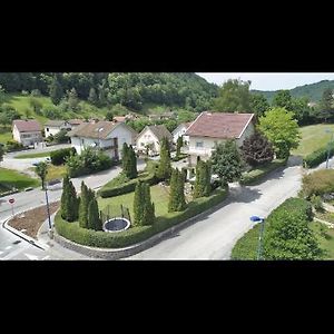 Ferienwohnung Logement Au Calme Dans Une Maison. Moirans-en-Montagne Exterior photo