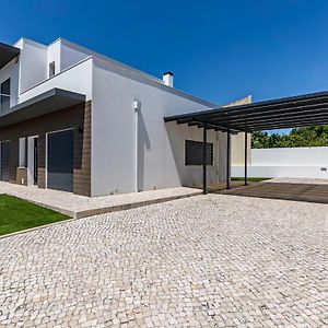 Villa Captivating 4-Bed House In Cadaval District-Lisbon Torre  Exterior photo