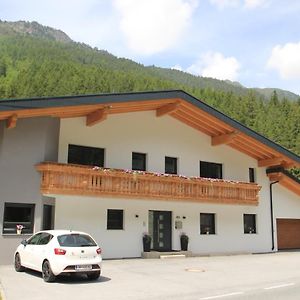 Ferienwohnung Apart Bergglück St. Leonhard im Pitztal Exterior photo