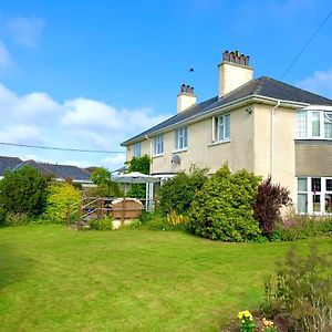 Hectors House Comfortable 4 Bed House In Mature Gardens Yelverton Exterior photo