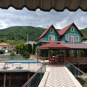 Hotel Casa Lucian Dubova Exterior photo