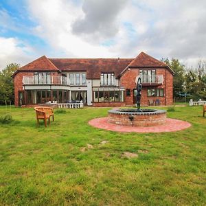 Bed and Breakfast Barnfields Retreat Little Clacton Exterior photo